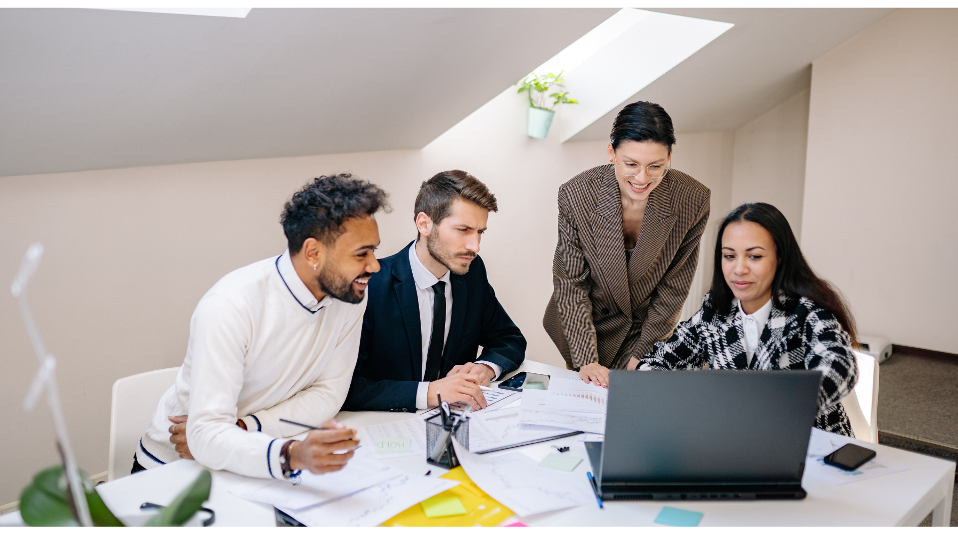 How to Become a Virtual Assistant and IT support in the UK: Skills, Salary & Career Guide