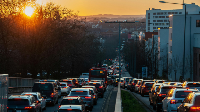 Traffic Engineering for Beginners: Complete Guide to Traffic Flow, Road Safety, Highway Design and Traffic Management